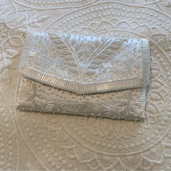 Vintage New With Defects White Beaded Wedding Clutch - Picture 1 of 5